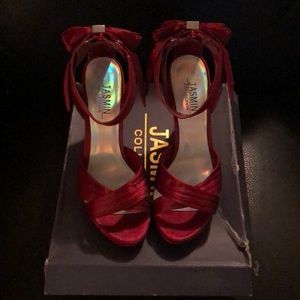 Pretty Red Heels 👠